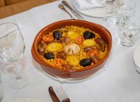 Café Comercial y Arturo Valls presentan una colaboración gastronómica exclusiva: Arroz Socarrón al horno tradicional valenciano